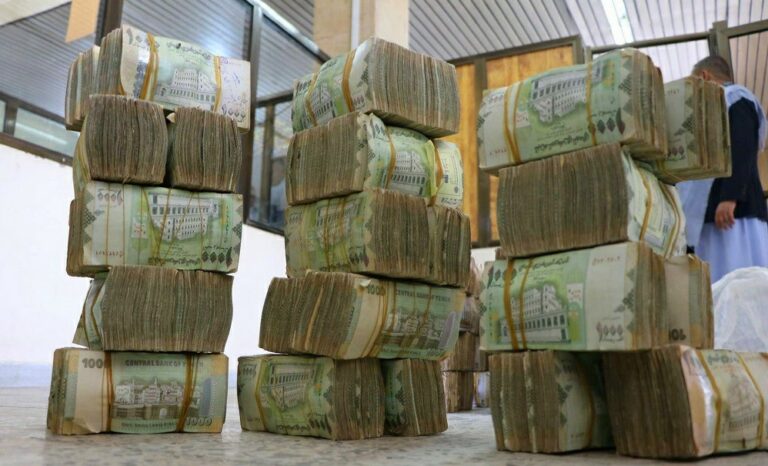 الريال اليمني يتعافى أمام العملات الأجنبية .. شاهد تحديث أسعار الصرف مساء الإثنين