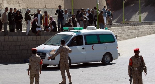 عاجل: سيارات الاسعاف تتجه إلى شارع الرباط وسط صنعاء وأنباء عن سقوط ضحايا مدنيين