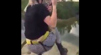 قليلة حظ.. لحظة سقوط فتاة من ارتفاع شاهق (فيديو)