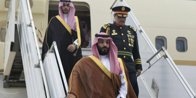 ولي العهد السعودي بن سلمان يغادر المملكة