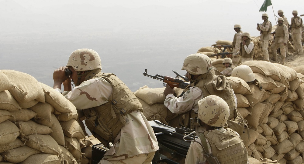 جنود من الجيش السعودي على الحد الجنوبي