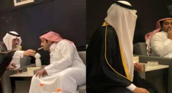 شاهد بالفيديو.. سفير سعودي يشعل سيجارة لشيخ قطري !