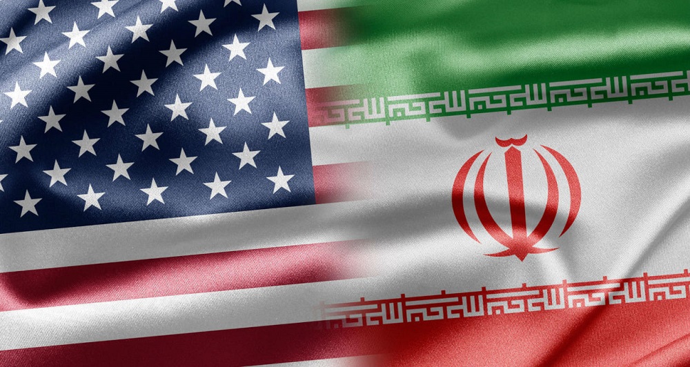 علم أمريكا وإيران