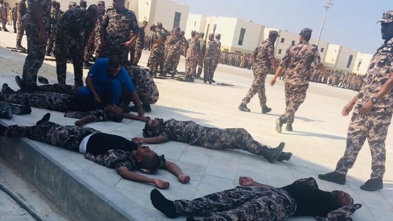 مجندين سعوديين يصابون بحالة إغماء