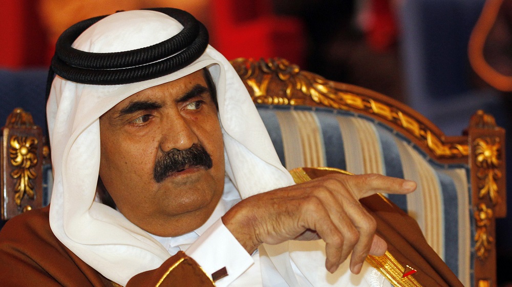والد أمير قطر يخاطب رياضيا شهيرا
