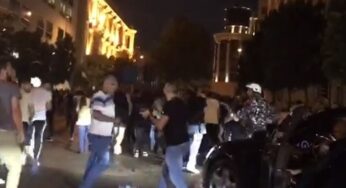 شاهد| وزير لبناني يطلق النار على المتظاهرين وسط بيروت.. والمحتجون يتحدون الوزير ويطوقوه وهذا ما حدث (فيديو)