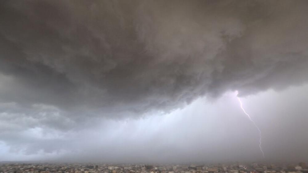 إعصار كبير يتجه نحو السعودية