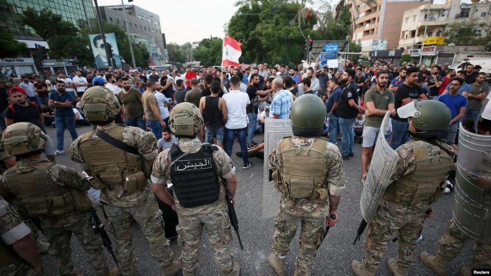 الجيش اللبناني ينحاز للشعب