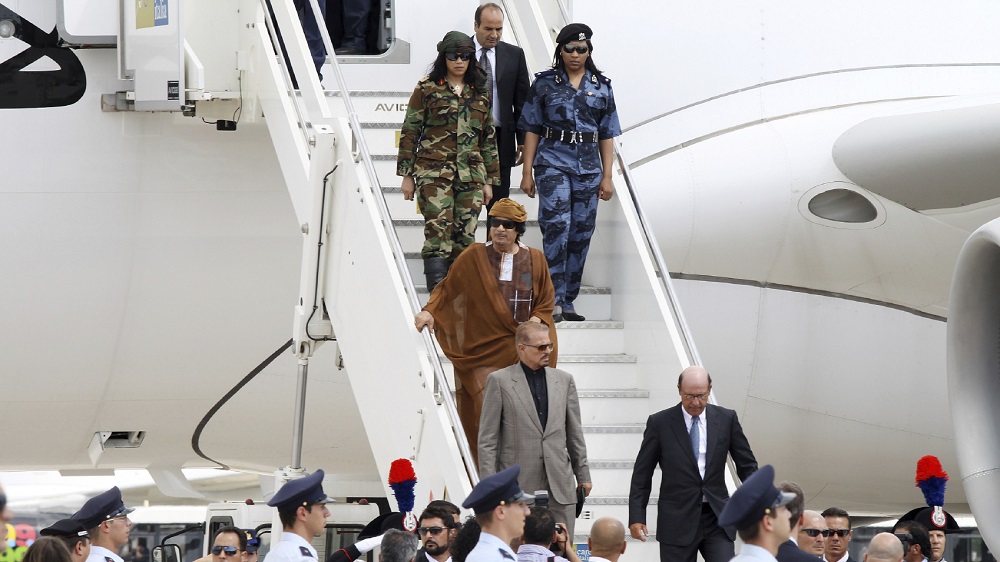 رسائل تكشف الجهة التي قتلت القذافي