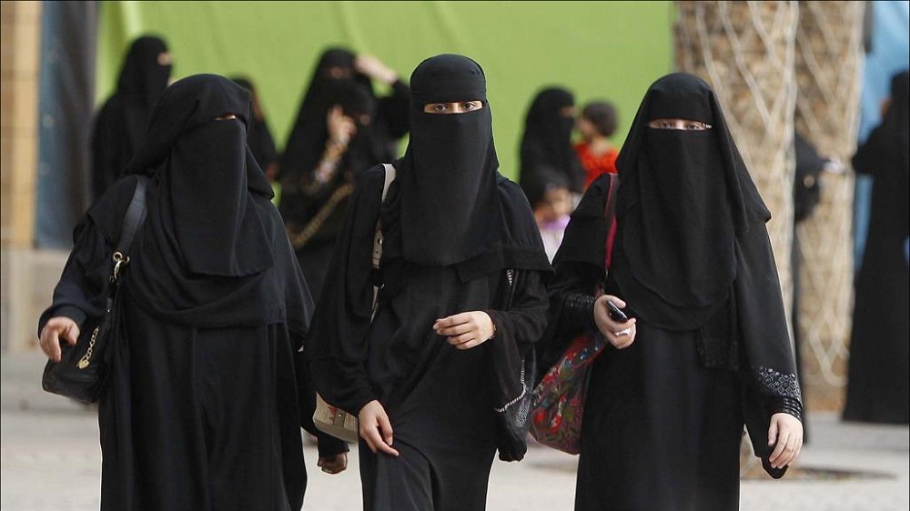 نساء الخليج يُثرن ضجة في الكويت
