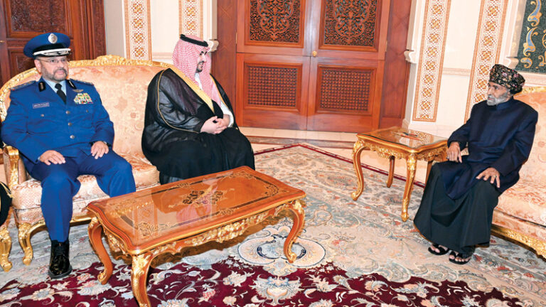 بن سلمان يلتقي وفد الحوثيين بمسقط