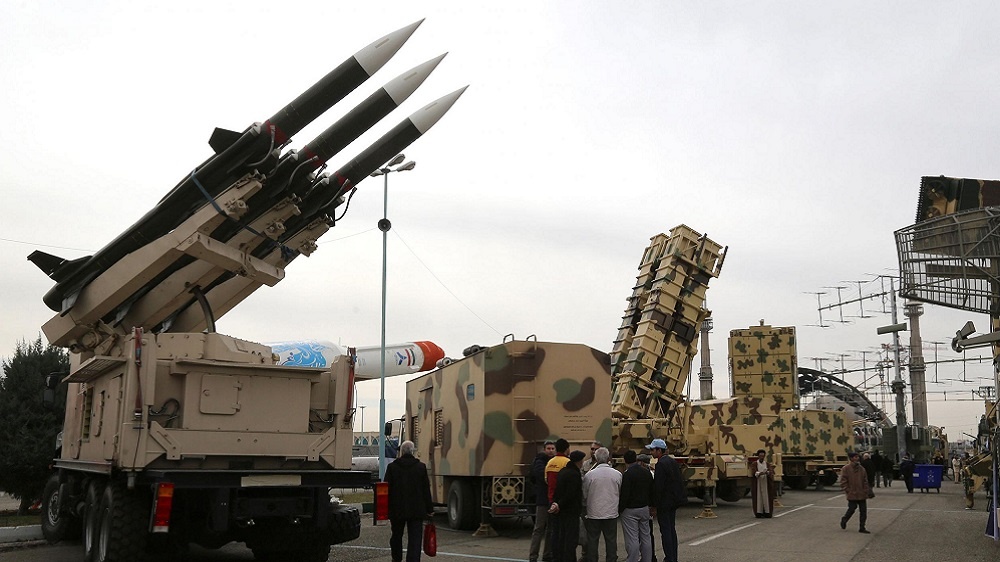 وزير الدفاع الإيراني يعلن الحرب