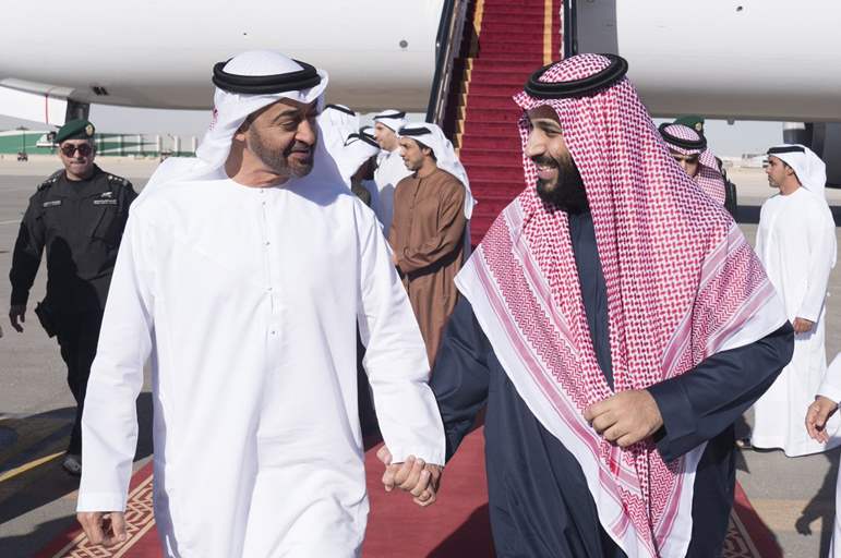 مذيع الجزيرة يكشف توتر العلاقات بين السعودية والامارات