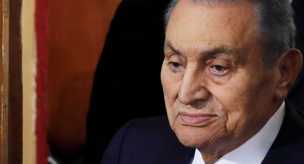 زعيم خليجي يعلق على وفاة مبارك