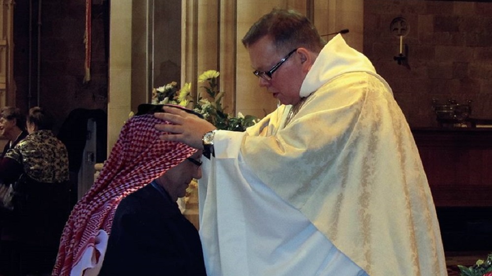 سفير سعودي يعتنق المسيحية