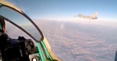 طائرات حربية روسية تعترض مقاتلة للناتو