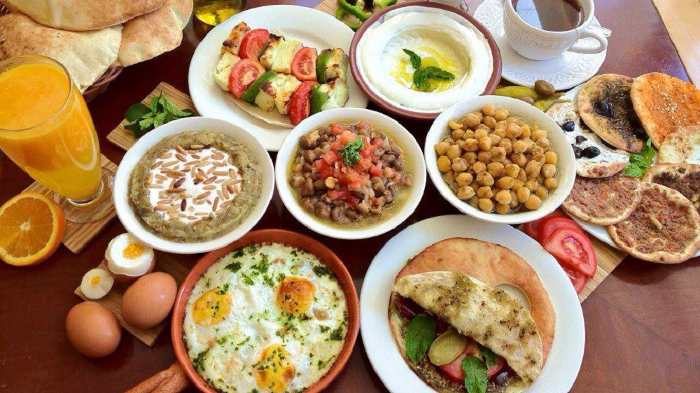 تناول الأطعمة أثناء السحور في رمضان