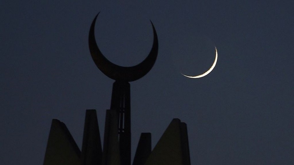 دول عربية تعلن رمضان السبت