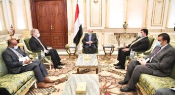 من بينهم نائب الرئيس.. السفير الأمريكي لدى اليمن يسلم الرئيس هادي قائمة أمريكية بأسماء المستبعدين من تشكيل الحكومة القادمة