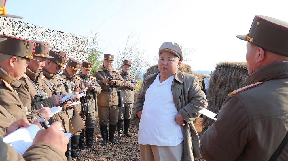 كيم جونغ أون يدق طبول الحرب