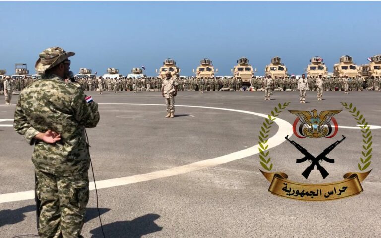 احتجاجات شعبية في الخوخة والكوكباني يتهم