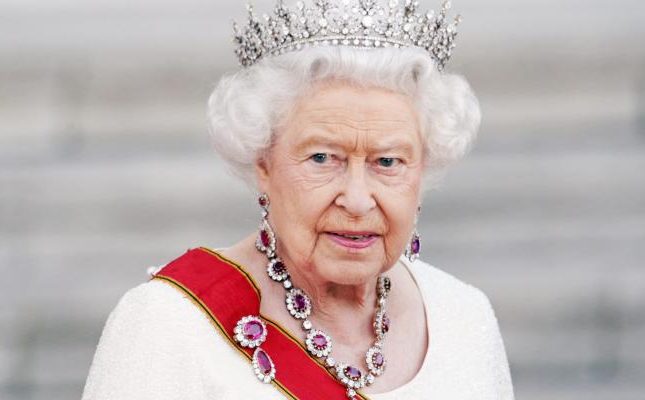 الملكة إليزابيث تصدر قراراً مفاجئاً تجاه