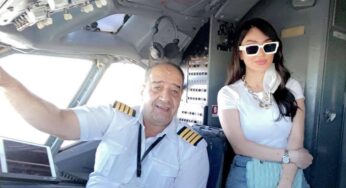 فتاة عراقية حسناء ضيعت مستقبل طيار وهذا ما فعله معها بقمرة القيادة