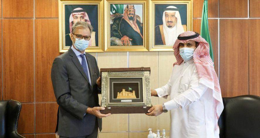السفير السعودي لدى اليمن يتعمد اهانة 