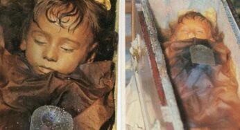 شاهد.. جثمان طفلة يحتفظ بكامل هيئته رغم مرور ١٠٠ عام على وفاتها