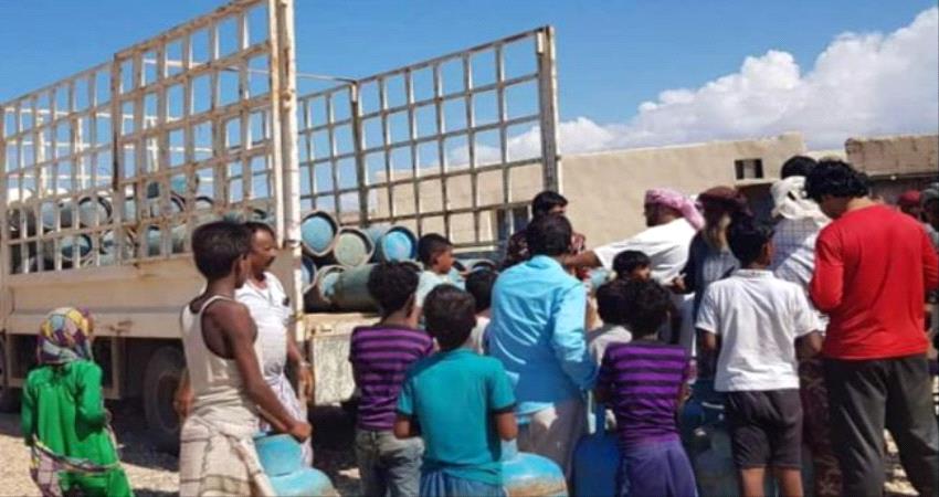 اشتداد أزمة الغاز المنزلي في شبوة والمواطنون يلجأون إلى الاحتطاب