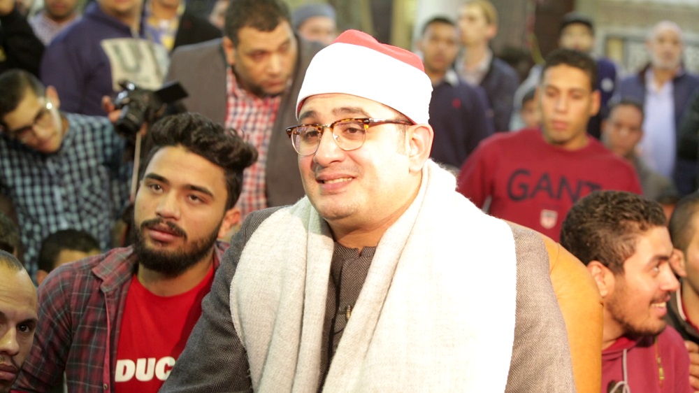 “صعد للسماء السابعة للقاء الله”.. شيخ مصري بارز يثير الجدل ويشعل مواقع التواصل وهكذا رد على الساخرين! (فيديو)