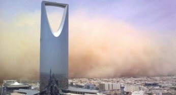 إعلان عاجل لكافة المواطنين والمقيمين بشأن عاصفة رملية ضخمة تجتاح السعودية .. شاهد ما ورد فيه (فيديو)