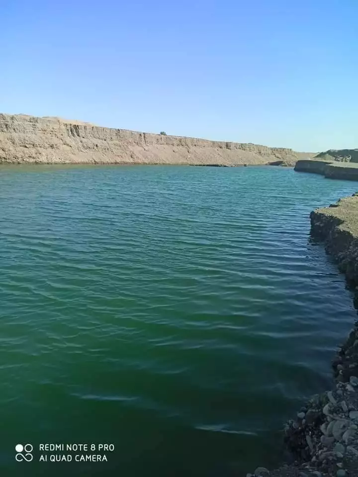 مالك أرض في لحج حفر بئر ماء فكانت المفاجأة بخروج هذا الشيء