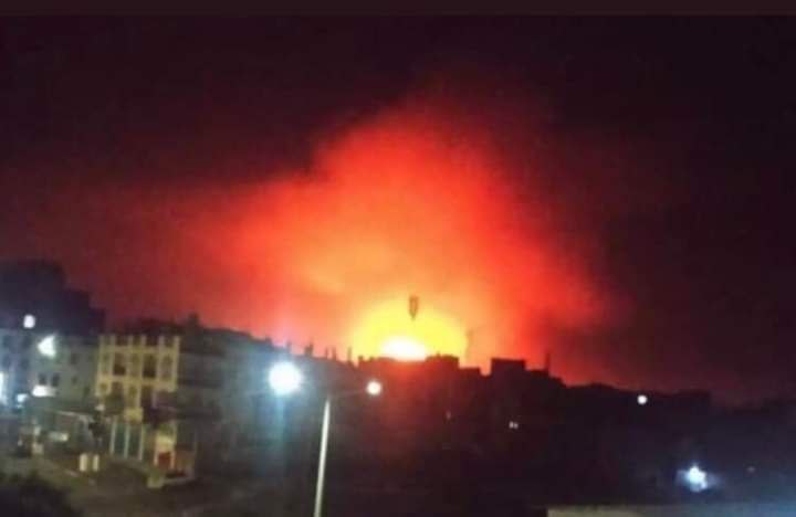 شاهد أول فيديو واضح للحظة القصف الهستيري المرعب على العاصمة صنعاء منذ لحظات (الاماكن المستهدفة)