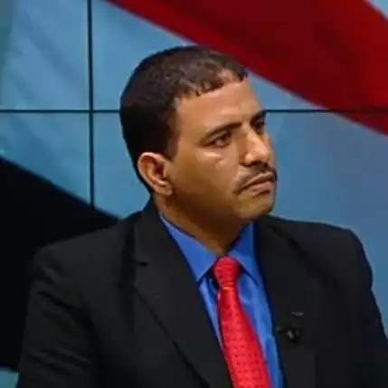 ناشط سياسي يعلق على استهداف التحالف مبنى الشركة اليمنية للاتصالات الدولية في صنعاء