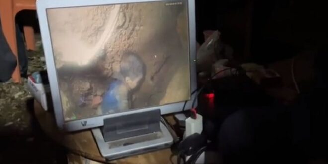 الطفل المغربي ريان المحتجز داخل البئر