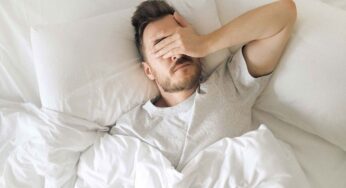 معلومات صحية هامة لا يعرف عنها الكثير من الناس.. ماذا تعني كثرة التقلب أثناء النوم؟