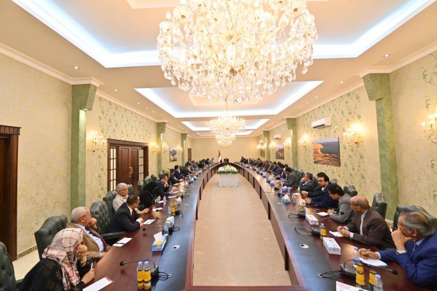 خلافات تضرب اجتماع لجنة التشاور والمصالحة على تعيين الغيثي ومصادر تكشف عن رفض العيسي بعد مشادة كلامية وانسحابه من اجتماع اللجنة