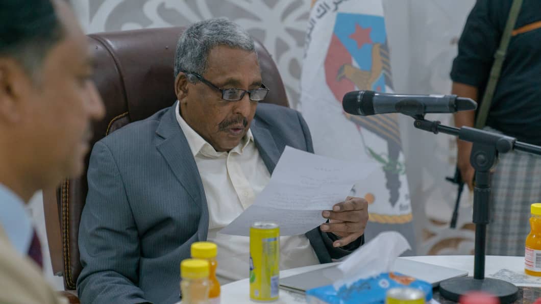“باعوم” يدعو لفك حصار الإمارات على المنافذ والمطارات الجنوبية