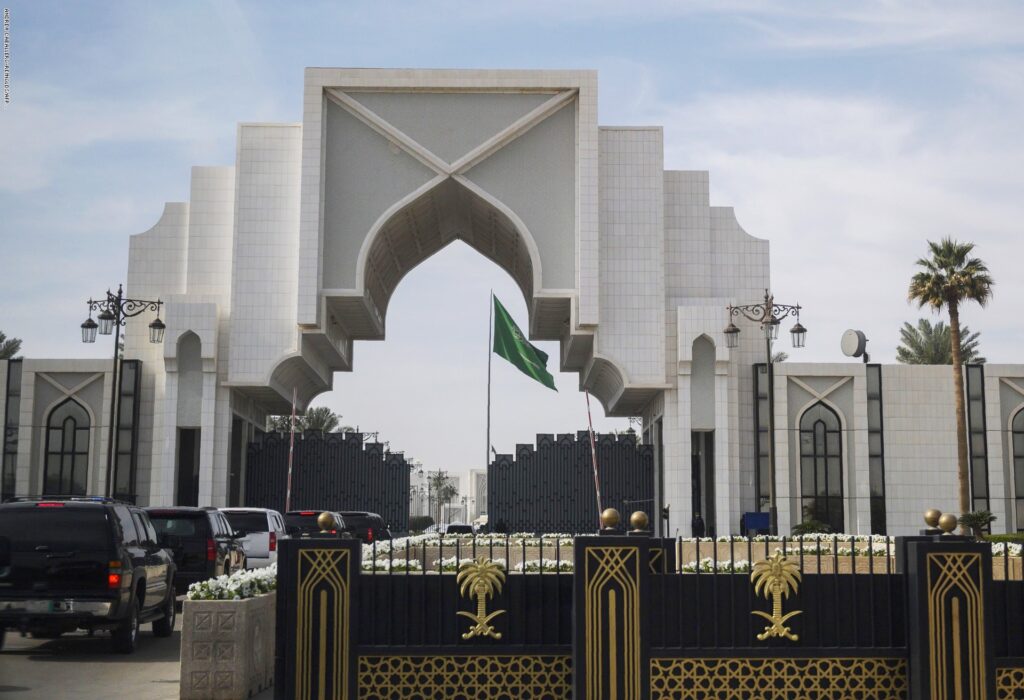 وردنا الان: لأول مرة الديون الملكي السعودي يوجه تهديد خطير للانتقالي متوعدا بقلع عينه في حال استمراره رفض التوجيهات