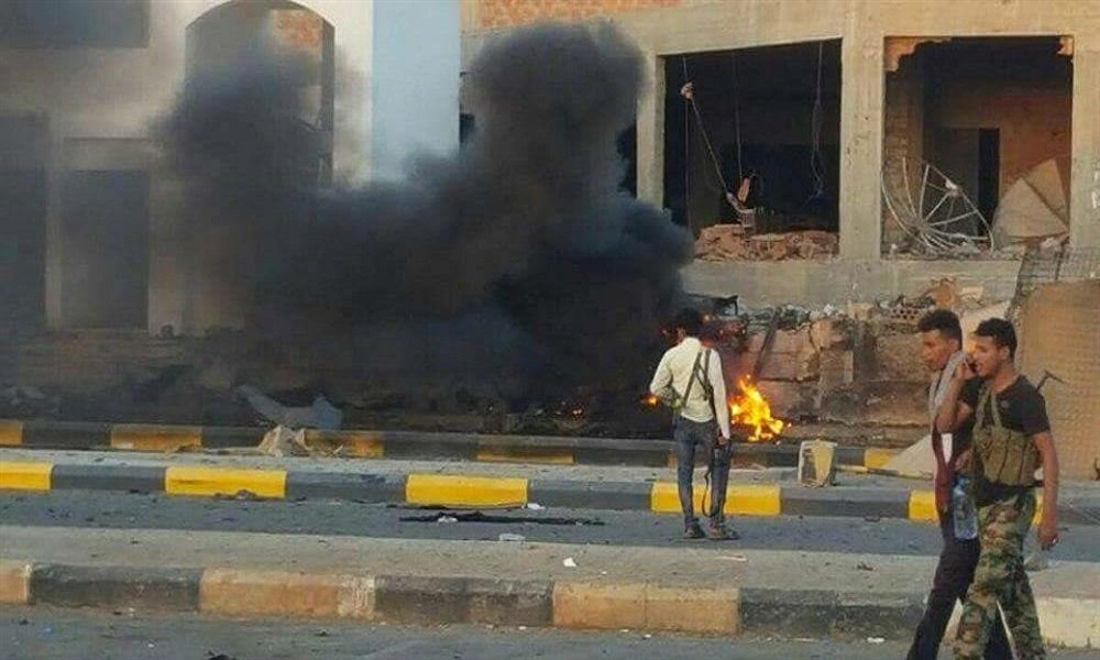 بلهجة غير متوقعة.. الاعلام الاماراتي يعلق على انفجار المعلا ويتحدث عن فشل أمنى كبير في عدن ويدعو مجلس القيادة لاتخاذ هذا الإجراء