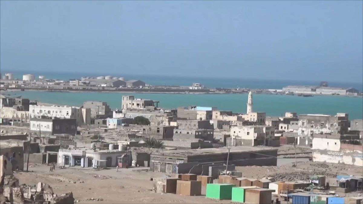 مسلحون يختطفون مزارع في مديرية المخا واسرته تفقد الاتصال به وتطلق نداء استغاثة عاجله.. مالذي يحدث بالمخا؟