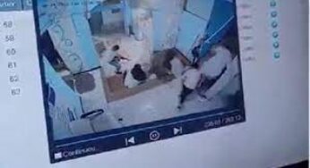 انفلات أمني مرعب..شاهد بالفيديو عصابة مسلحة تقتحم مستشفى الرياض وتطلق الرصاص الحي بشكل مباشر على الجميع.. وهذا ما حدث وقت الحادثة