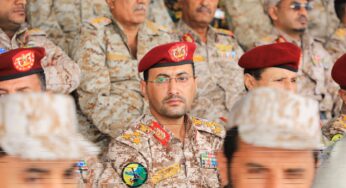 من وسط حشود عسكرية ضخمة.. ناطق قوات صنعاء يفاجى الجميع بتعليق خطير على الأحداث في فلسطين.. فيديو