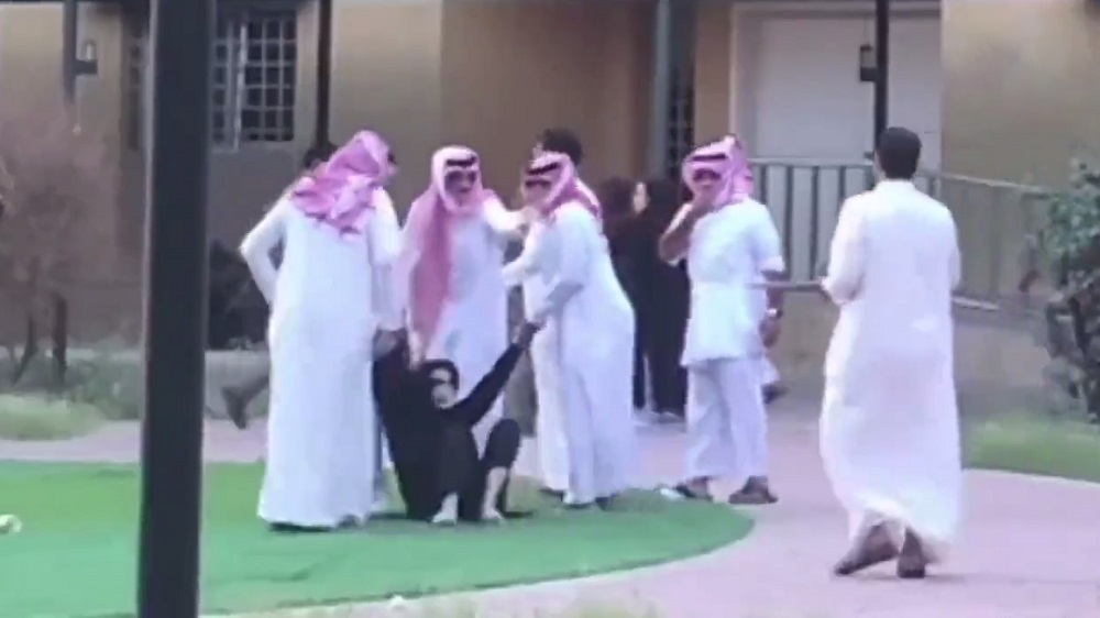 كم عمر فتيات جمعية ايتام خميس مشيط وما سبب الاعتداء على فتيات دار الأيتام في السعودية.. تفاصيل صادمة (فيديو)