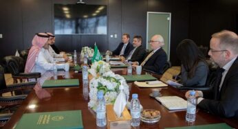 إعلان هام بشأن صرف مرتبات جميع الموظفين في اليمن.. وبيان عاجل من السعودية عن بدء العملية السياسية وتحرك دولي طارئ على كافة الأصعدة