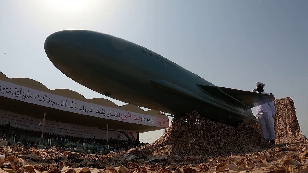 سلاح مرعب للأساطيل والسفن العملاقة يظهر بشكل مفاجئ ولأول مرة في اليمن ويثير الرعب في المنطقة.. وهذه هي القدرات التدميرية للسلاح (صور)
