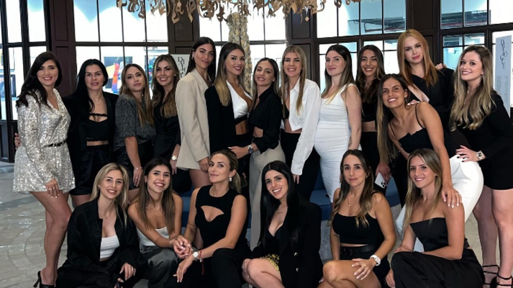 زوجات لاعبي منتخب الأرجنتين يجهزن مفاجأة غير متوقعة حال الفوز بكأس العالم.. لن يتوقع أي شخص نوع المفاجأة بعد الكشف عنها