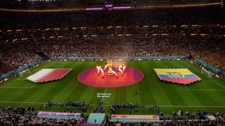 10 فيديوهات وصور غريبة وطريفة من كأس العالم 2022 تفجر الإنترنت وتشعل مواقع التواصل (شاهد)