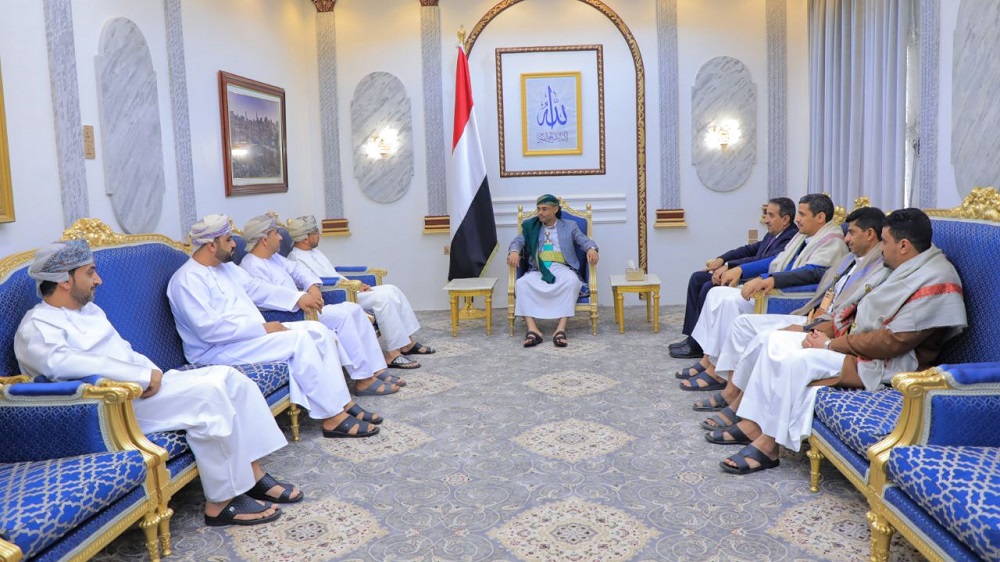 أول رد رسمي من صنعاء.. هذا ما قاله “المشاط” للوفد العماني: للصبر حدود ولا هدنة بلا رواتب